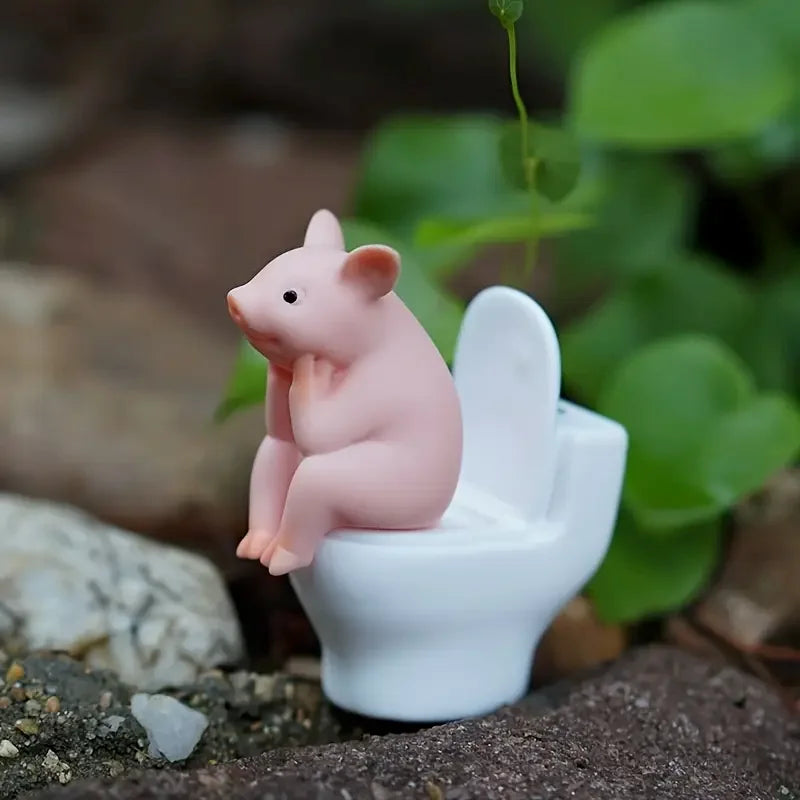 Pink Pig Toilet Figurine – Funny & Whimsical Home Decor 🐷🚽