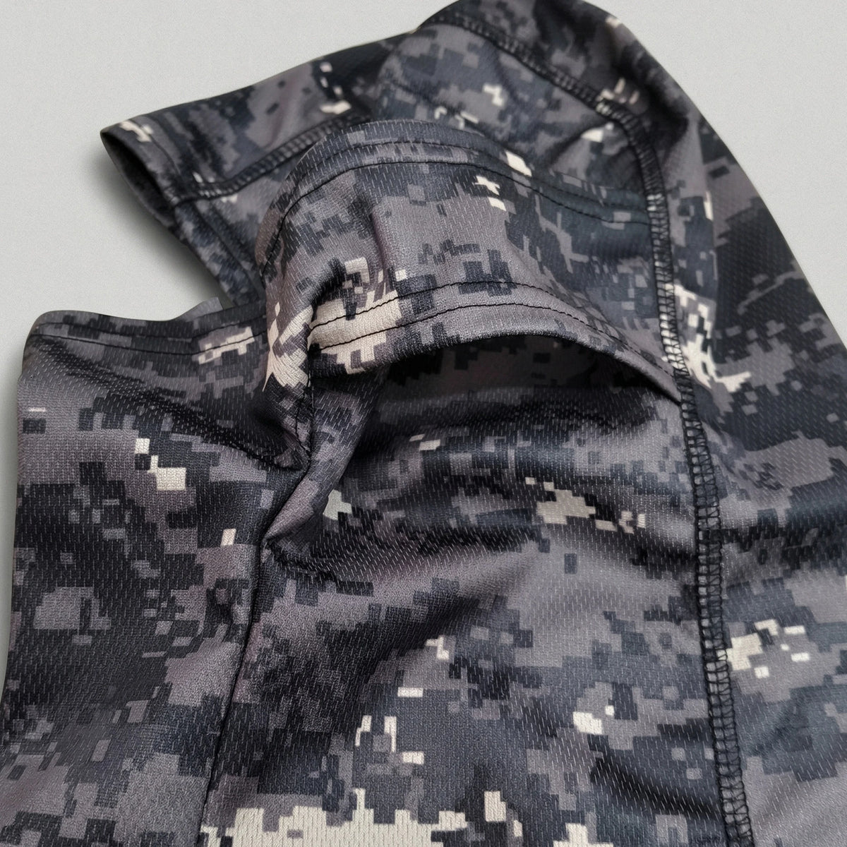 All-Season Breathable Face & Neck Cover – UV Protection for Hiking, Fishing & Outdoor Activities